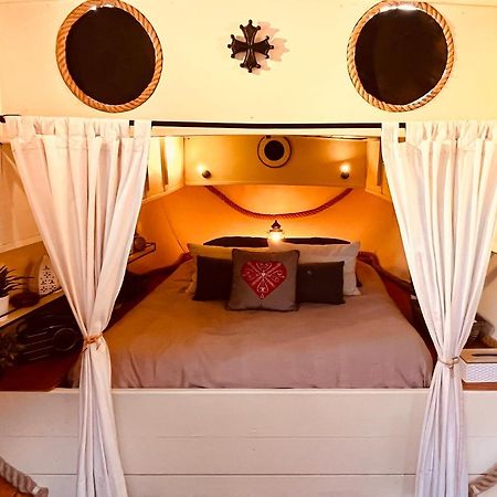 Tres Jolie Peniche A Louer Hotel Hede-Bazouges Luaran gambar